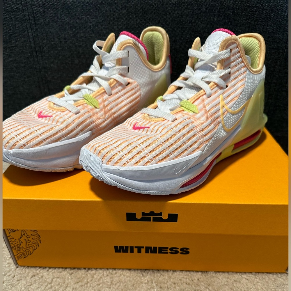 Lebron men’s basketball shoes